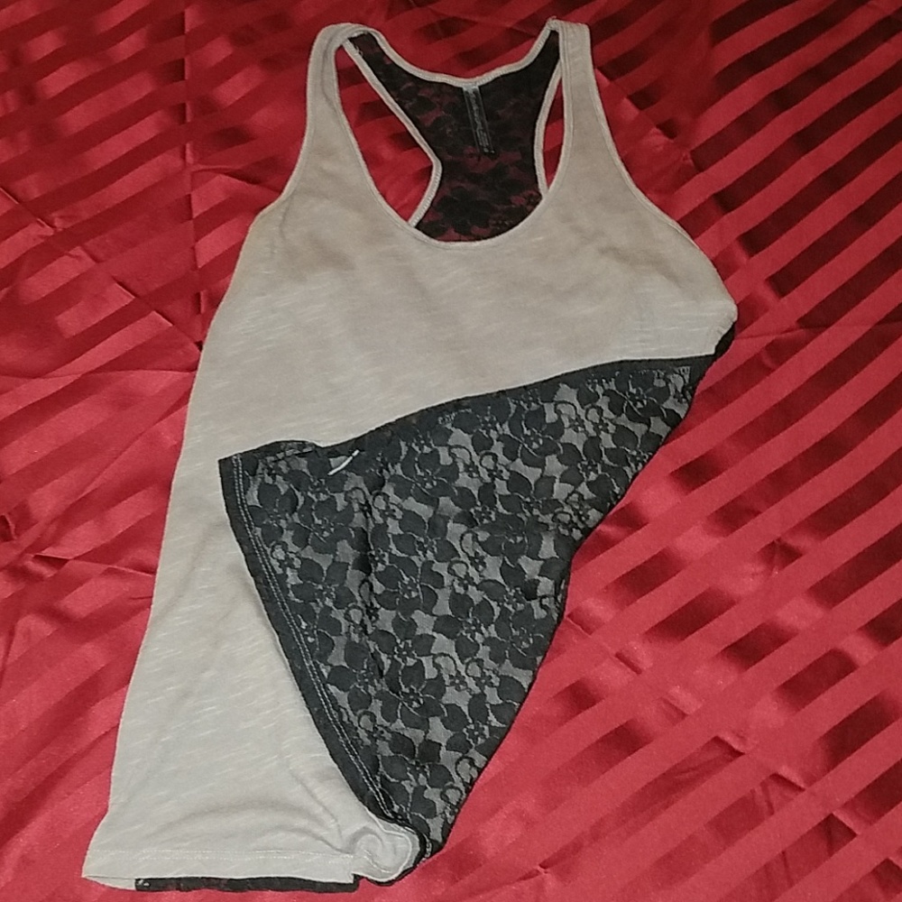 🔝Lace back tank top🔝